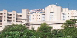 apollohospitals.com